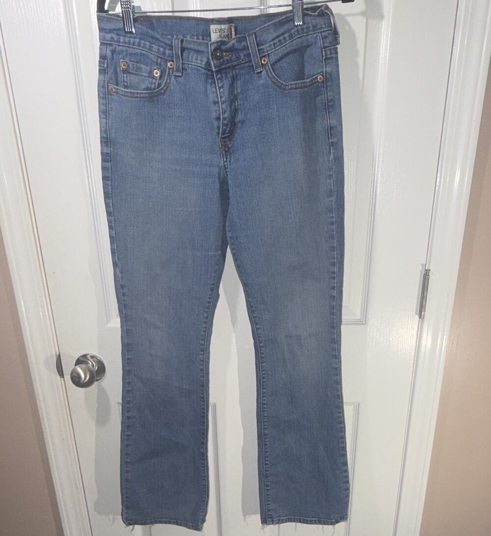 Levi's Women’s Bootcut Jeans Size 6M Blue Medium Wash Stretch 5-Pocket Logo